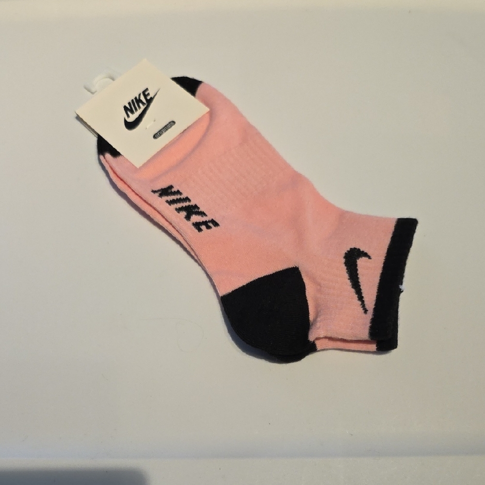 Nike Pink and Black Women's No-Show Socks - Low Cut Athletic